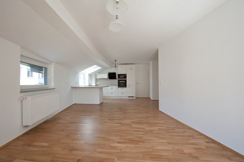 Winkeler Strasse großes Zimmer in Wohnung nach Umbau Winkeler Strasse großes Zimmer in Wohnung nach Umbau