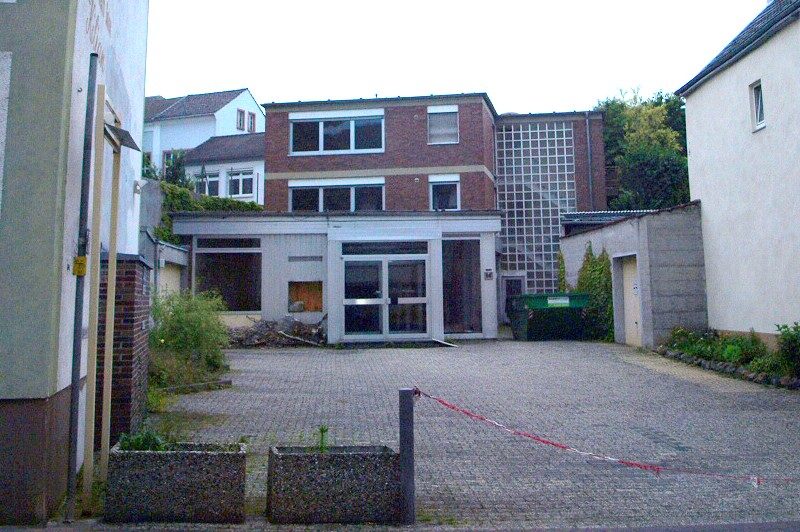 Winkeler Strasse Gebäude vor Umbau Frontansicht Winkeler Strasse Gebäude vor Umbau Frontansicht