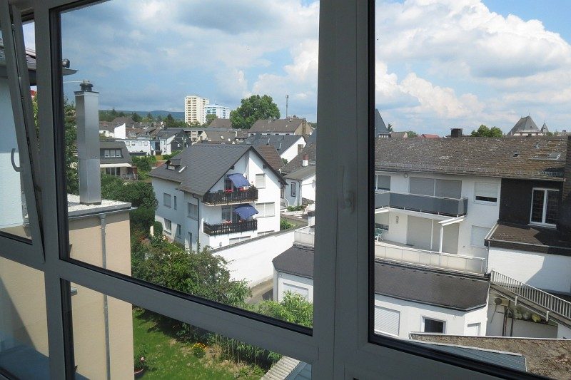Winkeler Strasse Aussicht aus Fenster nach Umbau Winkeler Strasse Aussicht aus Fenster nach Umbau