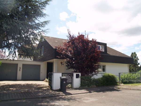 Referenzimmobilie mit Garage Referenzimmobilie mit Garage