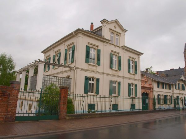 Referenzimmobilie historisches Gebäude mit großem Grundstück Referenzimmobilie historisches Gebäude mit großem Grundstück