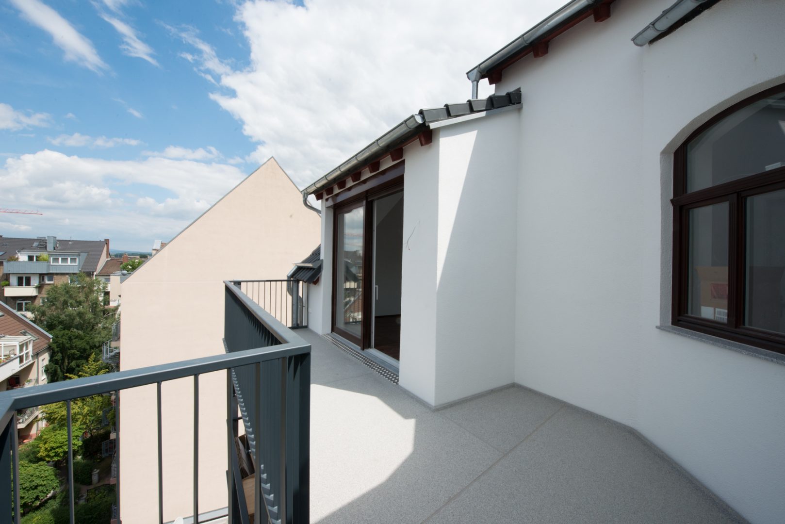 Neckarstrasse 1 Balkon Dachgeschoss Neckarstrasse 1 Balkon Dachgeschoss