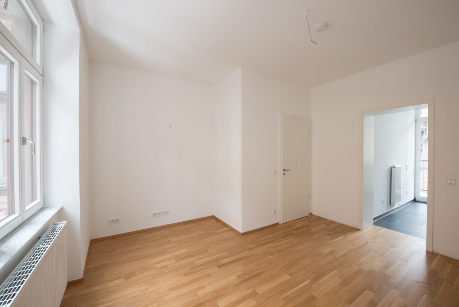 Neckarstrasse 1 Zimmer mit Sicht auf Küche Neckarstrasse 1 Zimmer mit Sicht auf Küche