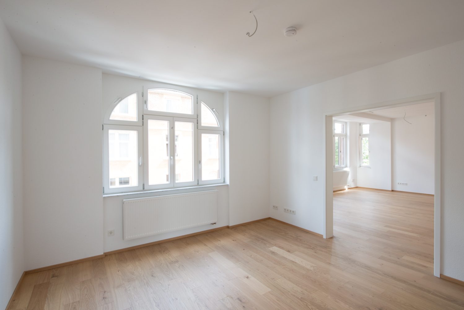 Neckarstrasse 1 Zimmer mit Durchgang Neckarstrasse 1 Zimmer mit Durchgang