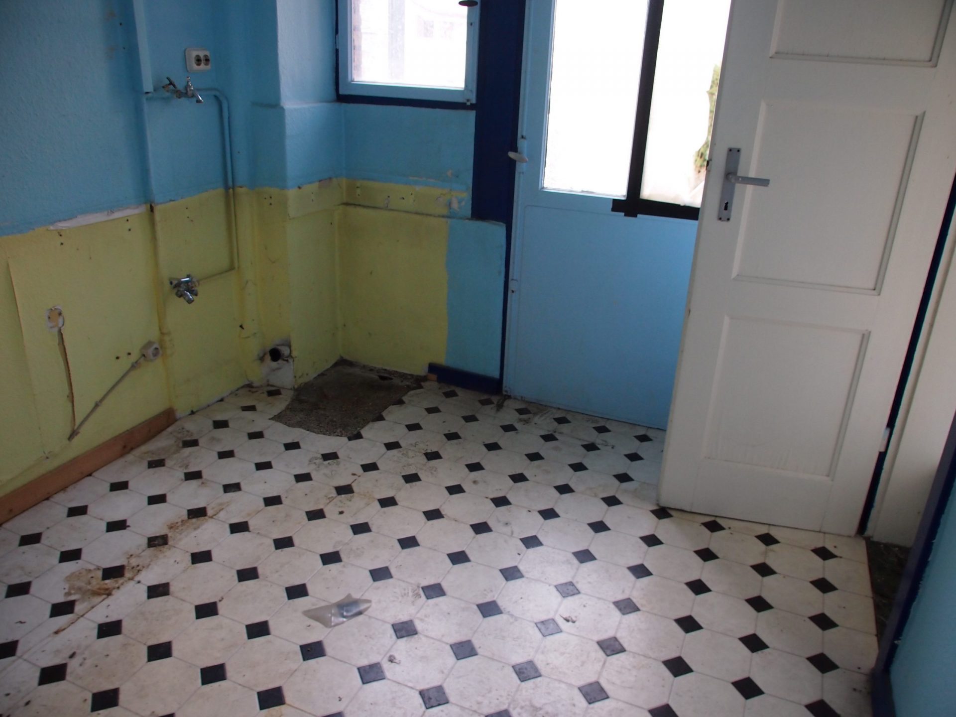 Neckarstrasse 1 Innenraum vor Sanierung Neckarstrasse 1 Innenraum vor Sanierung