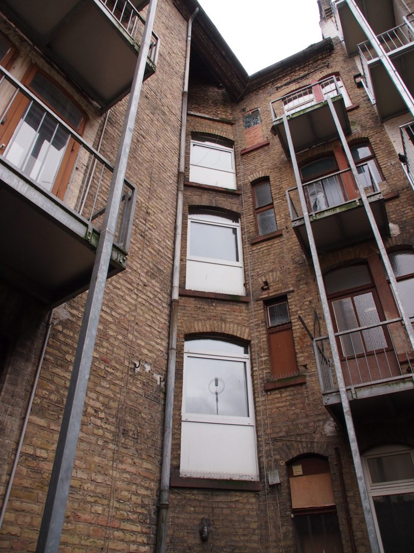 Neckarstrasse 1 Frontansicht vor Sanierung Neckarstrasse 1 Frontansicht vor Sanierung