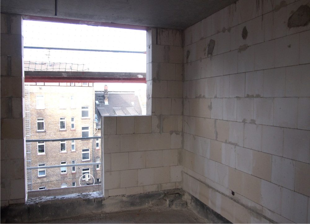 Neckarstrasse Zimmer Neubau mit Fenster während Umbau Neckarstrasse Zimmer Neubau mit Fenster während Umbau