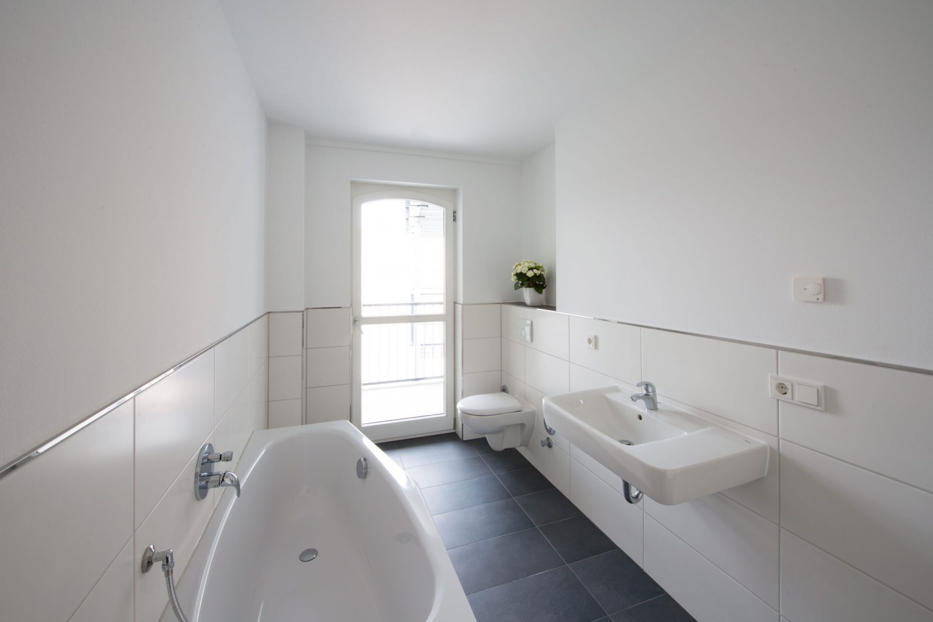 Neckarstrasse 1 Bad mit Wanne Neckarstrasse 1 Bad mit Wanne